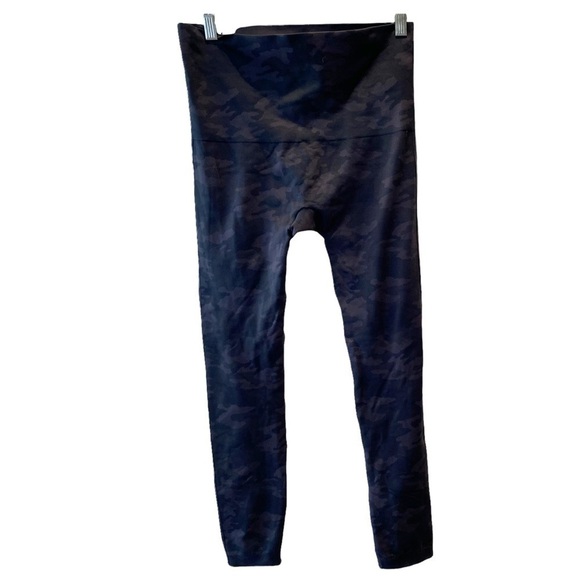 Spanx Look At Me Now Leggings Black Grey Camo size Medium - Picture 2 of 5